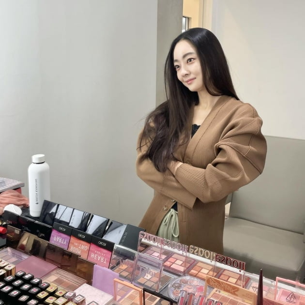'김수미 며느리' 서효림, 5대5 가르마 하고 가오리춤…37세 애엄마라 믿기 힘들어 [TEN★]
