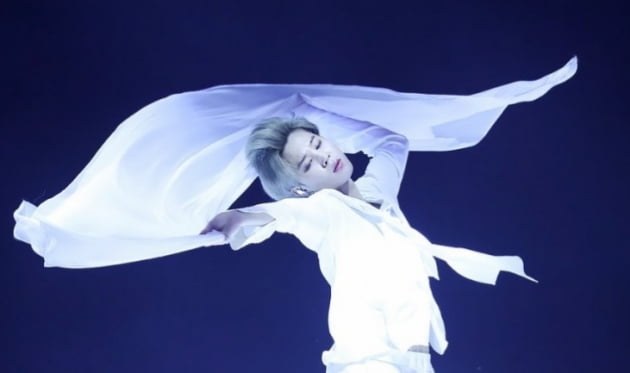 방탄소년단 지민 독무+살풀이춤 '예술의 전당' 전시..."최고 문화와 최대의 엔터테인먼트 결합이다"