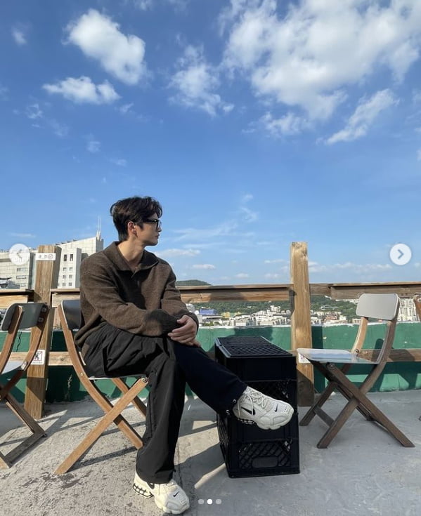 서인국, 매력 넘치는 가을남자...구름마저 멋짐[TEN★]