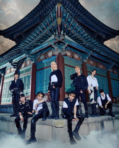 '커리어 하이' 달성한 스트레이 키즈, 부정할 수 없는 '4세대 대표'