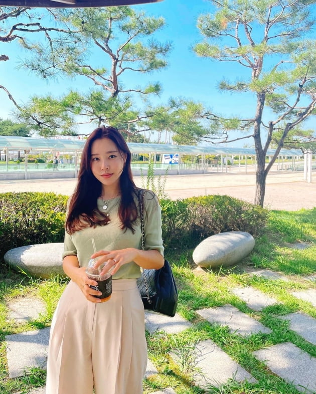 '박성광♥' 이솔이, 오픈런으로도 사기 힘든 C사 500만원 명품백 들고 "1일 3커피" [TEN★]