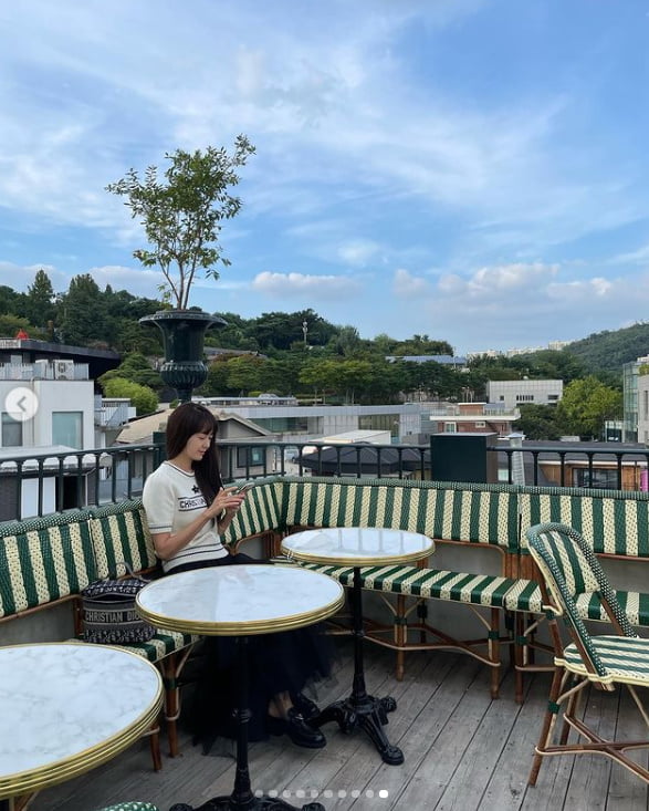 '고3맘' 이요원, C사 명품가방 들고 명품 그릇 쇼핑중[TEN★]