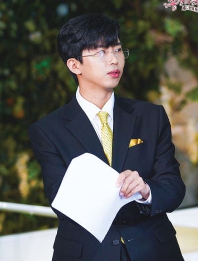 임영웅, 잘 나가는 CEO 느낌 '물씬' [TEN★]