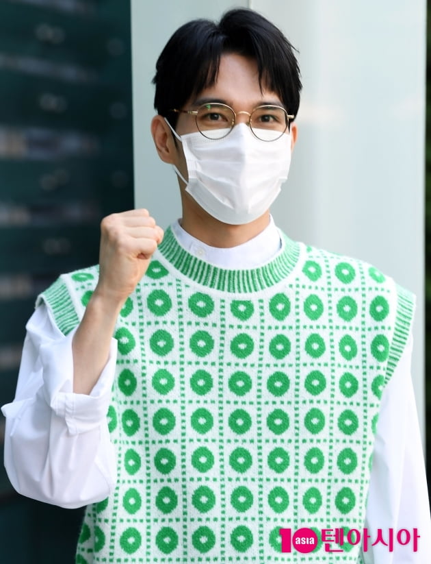 [TEN 포토] 엄태구 '카리스마 넘치는 파이팅!!!'