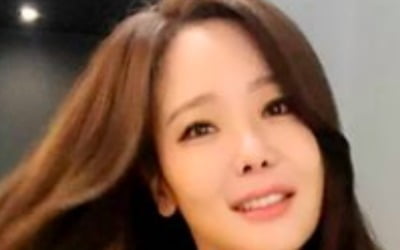 소유진, 부러질 듯 앙상한 각선미에 '깜짝'…"아침 일찍 미용실" [TEN★]