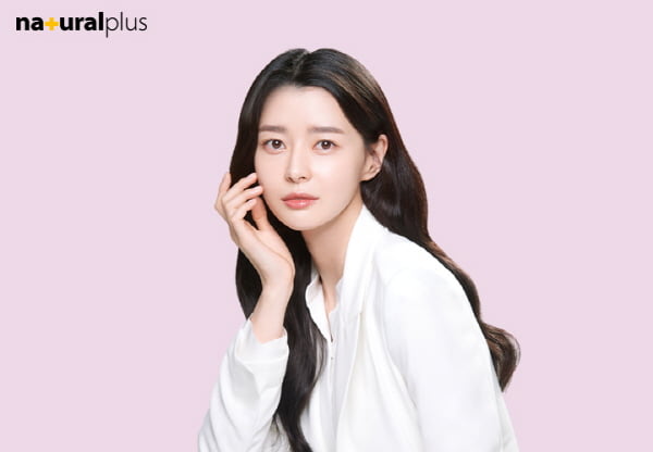 배우 권나라 내츄럴플러스와 계약 연장… 브랜드 뮤즈로 성장 도약