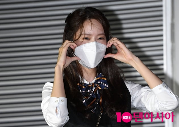 [TEN 포토] 윤아 '볼하트 처음 해봐요~'