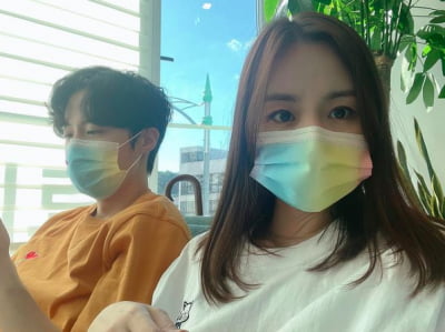 '불혹' 간미연, ♥3살 연하 남편과 커플 마스크…"3학년7반 어른이" [TEN★]