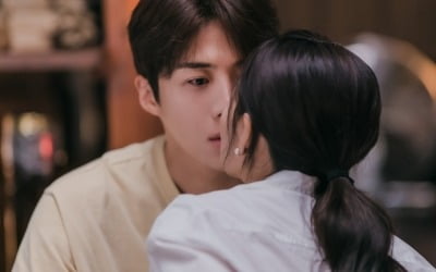 "뜨겁다 너무"…'갯차' 신민아♥김선호에 빠질 수밖에 없었던 이유