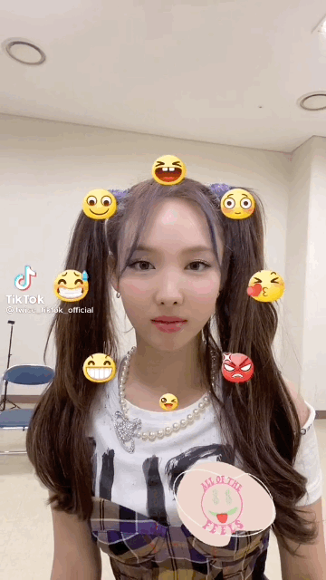 트와이스 나연, 토끼같은 비주얼 찰칵 [TENTOK]