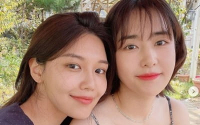 수영, 언니 최수진과 인증샷 "언니 둔 애송이들 잘 들어" [TEN★]