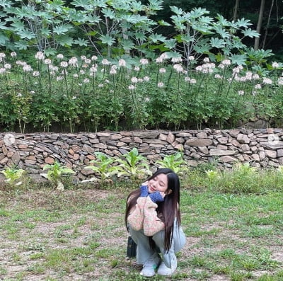 김민주, 일상이 화보...꽃밭에 꽃이 또 있네[TEN★]