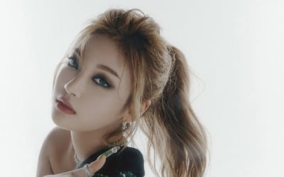 에스파 윈터·닝닝, 게임 찢고 나왔나…독보적 콘셉트