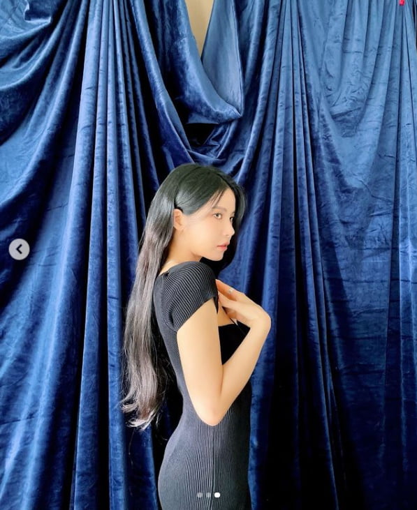 솔라, 다이어트로 더 과감해진 의상...군살 없는 몸매[TEN★]