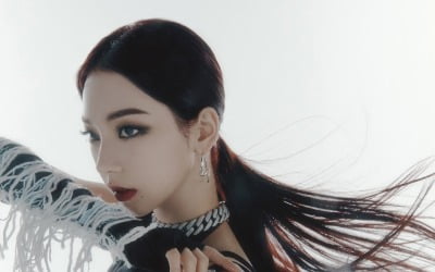 에스파 카리나·지젤, CG 같은 비주얼…비현실적 강렬함