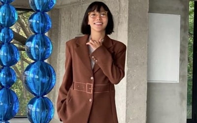 '이범수♥' 이윤진, 소화하기 힘든 50만원짜리 셋업 입고 평창동 "갤러리 구경" [TEN★]