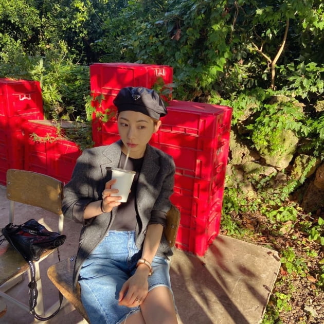 '재혼' 정겨운♥'초혼' 김우림, 10살 차이 무색한 비주얼 부부…제주 카페에서 "행복" [TEN★]