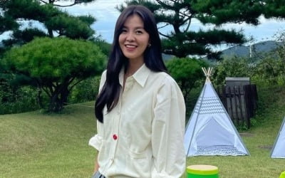 '49kg 애엄마' 김성은, 평범한 오피스룩을 화보 의상으로 만드는 비주얼 "촬영 중" [TEN★]