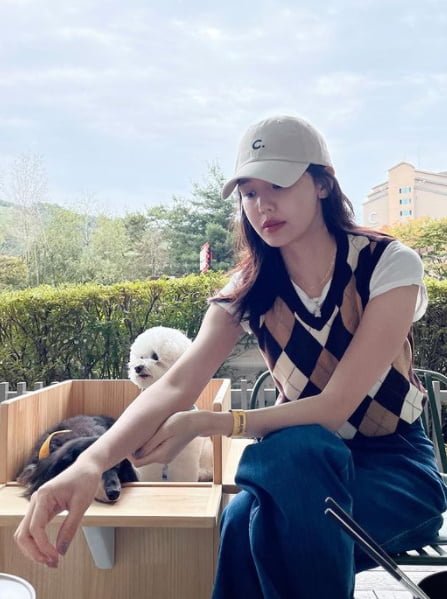 최수영, 연인 정경호와 가을 만끽?…민낯도 눈부시면 어떡해[TEN★]