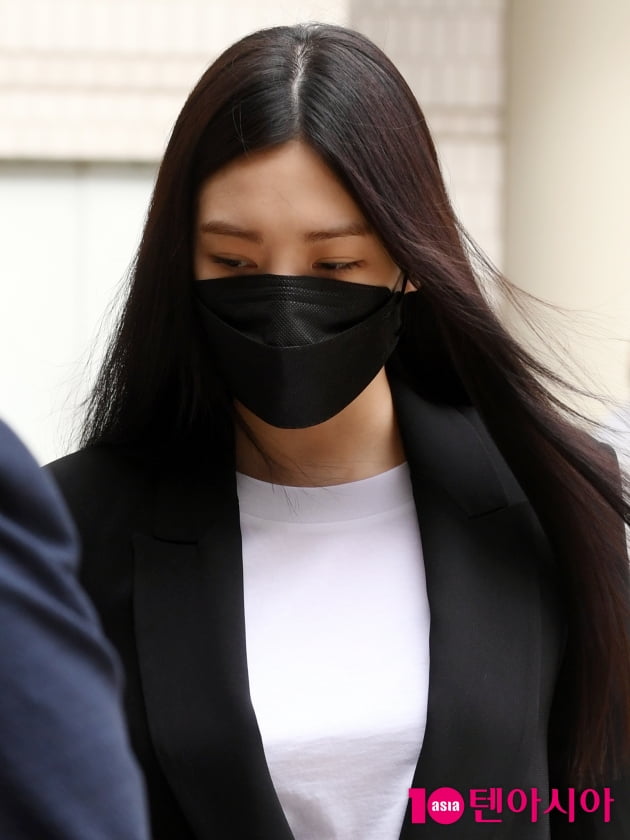 [TEN 포토] '음주운전' 리지 '고개 숙이고 법원 출석'