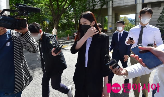 [TEN 포토] '음주운전' 리지 '취재진 질문 공세'