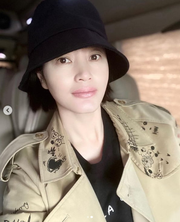 김혜수, 완벽 민낯에도 청초한 미모...독보적 우아함[TEN★]