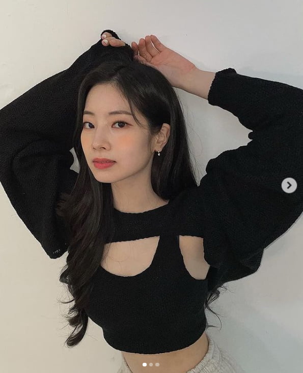 트와이스 다현, 과감해진 크롭톱...쯔위가 찍어줌[TEN★]