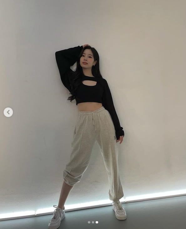트와이스 다현, 과감해진 크롭톱...쯔위가 찍어줌[TEN★]