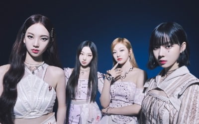 에스파, 김연아·이승기·BTS 이은 KB가 던진 시대정신[TEN스타필드]