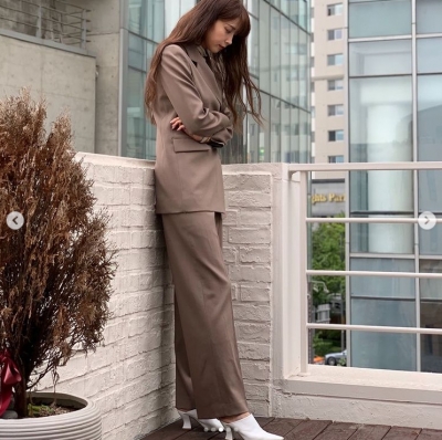 '싱글맘'오윤아, 감탄을 부르는 비주얼...끝도 없는 다리길이[TEN★]