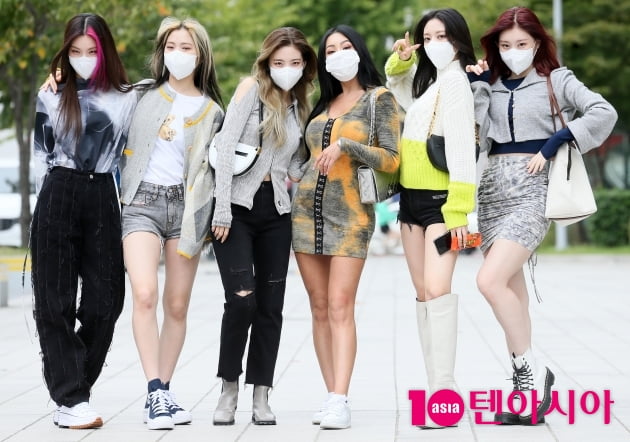 [TEN 포토] 있지-제시 '이쁜애 옆에 진짜 센 언니가 딱...'