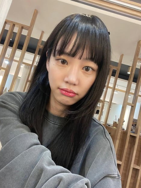 이유비, 정수리 안 눌리면 어때서? 놀라운 인형미모 [TEN★]