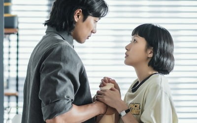 김고은, ♥안보현과 연애 시작…집 데이트→입맞춤('유미의 세포들')