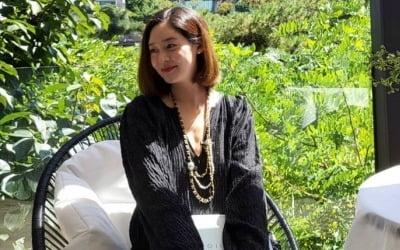 '예비 쌍둥이맘' 성유리, 손으로 살짝 가린 D라인…가을 햇살로 태교 중 [TEN★]