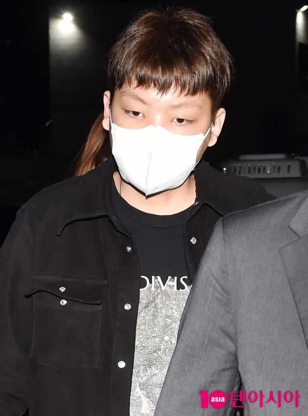 [TEN 포토]‘무면허·경찰 폭행’ 노엘 '당당하게 경찰서 출석'