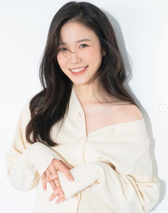 장예원, 한쪽 어깨 드러낸 반전 섹시美…쇄골까지 미인 [TEN★]