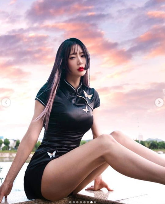클라라, 밀착 치파오로 아찔한 볼륨감 과시 [TEN★]
