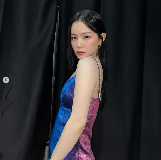 이하이, 오늘은 섹시하게...더 과감해진 의상[TEN★]