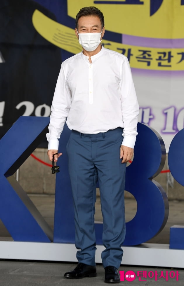 [TEN 포토] 김갑수 '2일 갓파더와 함께'