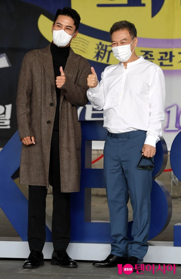 [TEN 포토] 장민호-김갑수 '갓파더 엄지척!!!'