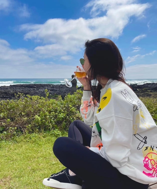 '김영임 며느리' 김윤지, ♥연상 사업가와 김밥으로 때워도 행복한 신혼 [TEN★]