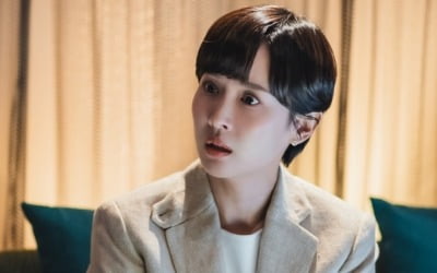 조여정, 재무이사 김성태와 비밀 접선 포착 ('하이클래스')