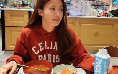 '외식사업가♥' 이시영, 명품C사 후드티 입고 고급식재료 성게에 '하트 눈' [TEN★]