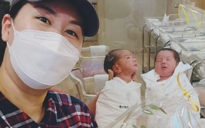 '삼둥이맘' 황신영 "드디어 둘째 셋째 만나, 감격의 눈물…첫째는 아직 니큐" [TEN★]