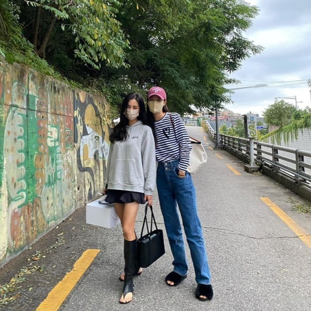 '정조국♥' 김성은, 여왕이 따로 없네…왕관 케이크 선물 받고 "신남" [TEN★]