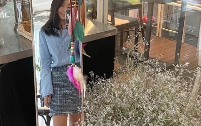'이필모 11살 연하♥' 서수연, 군살 없는 H라인 치마핏…단화에도 11자 각선미 [TEN★]
