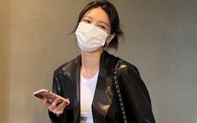 '정경호♥' 최수영, 그렇게 좋을까…커플+하트 이모티콘으로 티파니와 절친 케미 [TEN★]