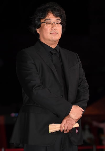 [TEN 포토] 봉준호 감독 '다소곳하게 두 손 모으고'(BIFF)