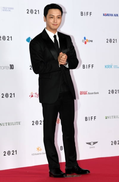 [TEN 포토] 변요한 '반갑습니다'(BIFF)