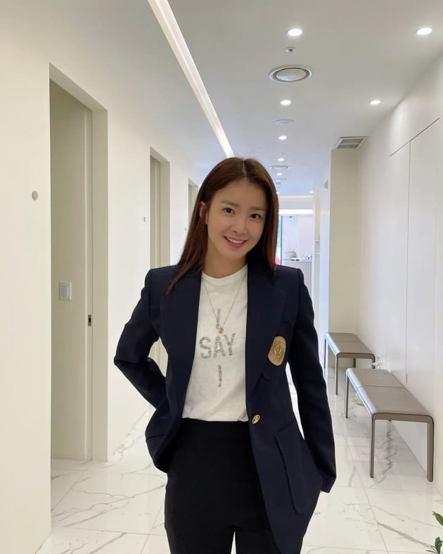 '연매출 25억 사업가♥' 이시영, 청담동 숍에서 치장→'의도된' 자연스러운 워킹 [TEN★]